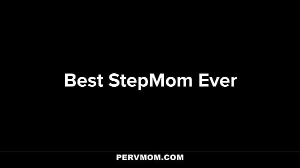 Stepmom Desiree Dulce Got Stucked Under The Bed And Fucked By Her Pervy Stepson  Big Ass Solo Porn