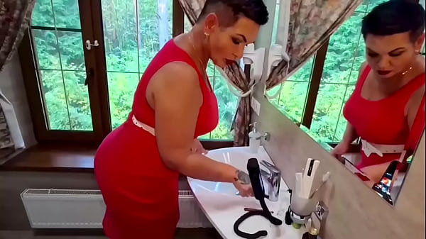 Stepmom With Big Ass Celebrates Birthday With Stepson, Deep Anal, Cum On Face  3D Big Ass Porn